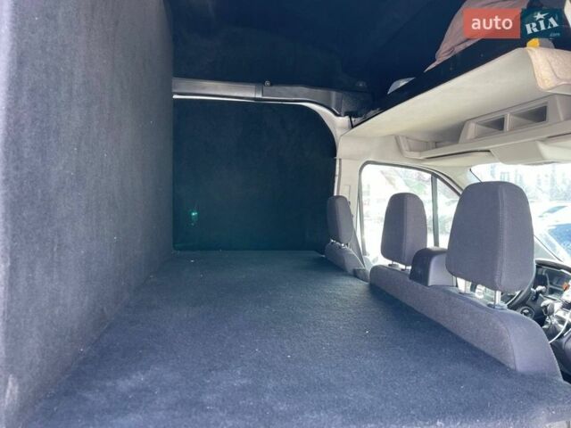 Белый Форд Транзит, объемом двигателя 2.2 л и пробегом 312 тыс. км за 16490 $, фото 12 на Automoto.ua