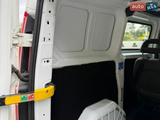 Білий Форд Транзит, об'ємом двигуна 2.2 л та пробігом 284 тис. км за 11490 $, фото 26 на Automoto.ua