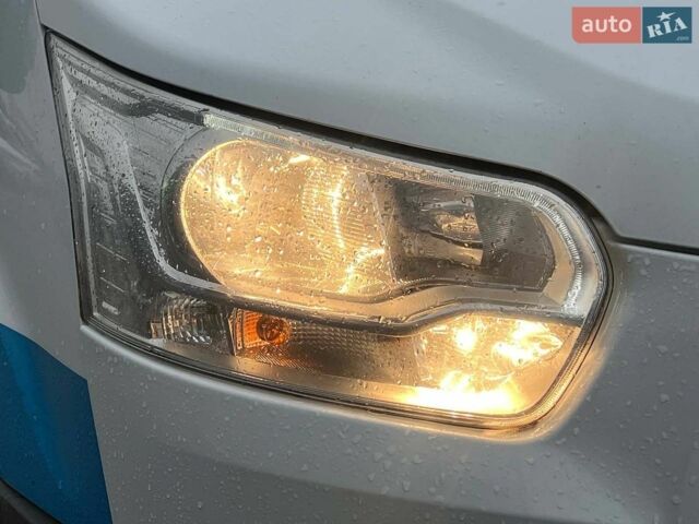 Білий Форд Транзит, об'ємом двигуна 2 л та пробігом 376 тис. км за 12390 $, фото 12 на Automoto.ua
