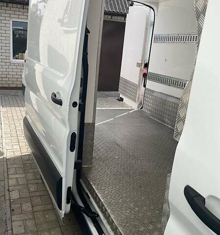 Белый Форд Транзит, объемом двигателя 2 л и пробегом 230 тыс. км за 15000 $, фото 2 на Automoto.ua