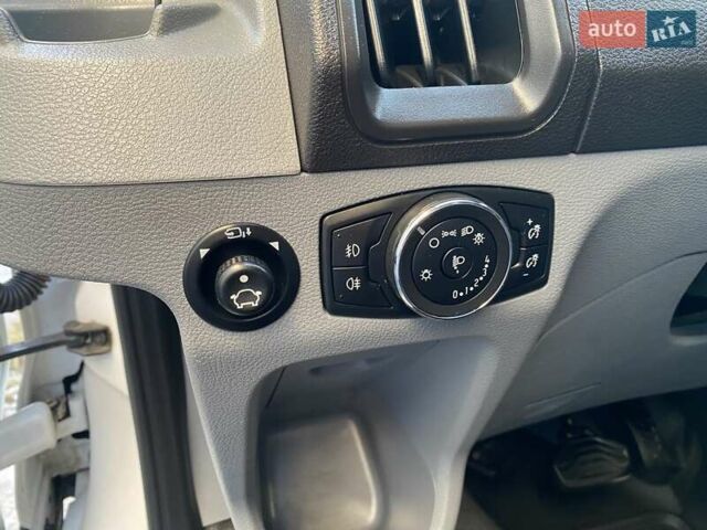 Білий Форд Транзит, об'ємом двигуна 2 л та пробігом 233 тис. км за 18700 $, фото 19 на Automoto.ua