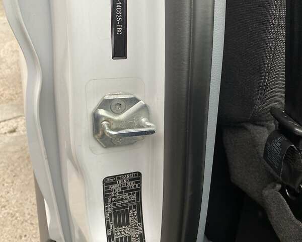 Білий Форд Транзит, об'ємом двигуна 2 л та пробігом 233 тис. км за 18700 $, фото 32 на Automoto.ua