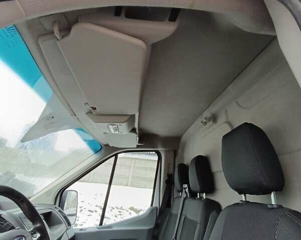 Белый Форд Транзит, объемом двигателя 2 л и пробегом 250 тыс. км за 15500 $, фото 3 на Automoto.ua