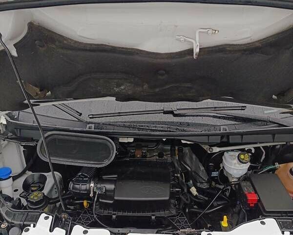 Белый Форд Транзит, объемом двигателя 2 л и пробегом 250 тыс. км за 15500 $, фото 7 на Automoto.ua