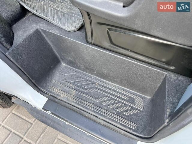 Білий Форд Транзит, об'ємом двигуна 2 л та пробігом 117 тис. км за 15500 $, фото 56 на Automoto.ua