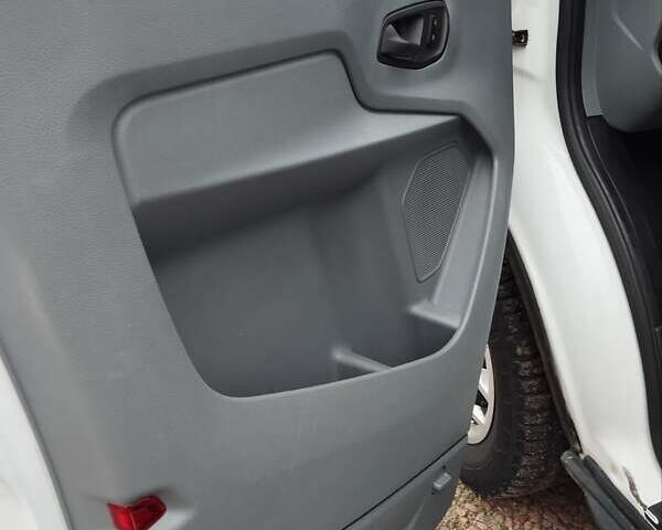 Белый Форд Транзит, объемом двигателя 2 л и пробегом 248 тыс. км за 15000 $, фото 23 на Automoto.ua