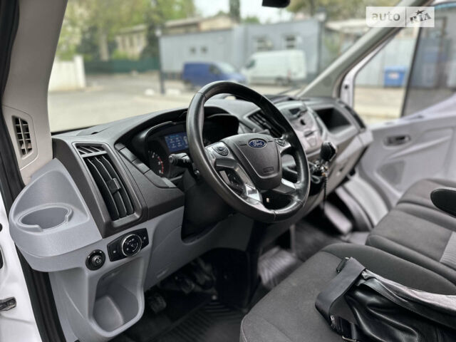 Белый Форд Транзит, объемом двигателя 2.2 л и пробегом 490 тыс. км за 16800 $, фото 5 на Automoto.ua