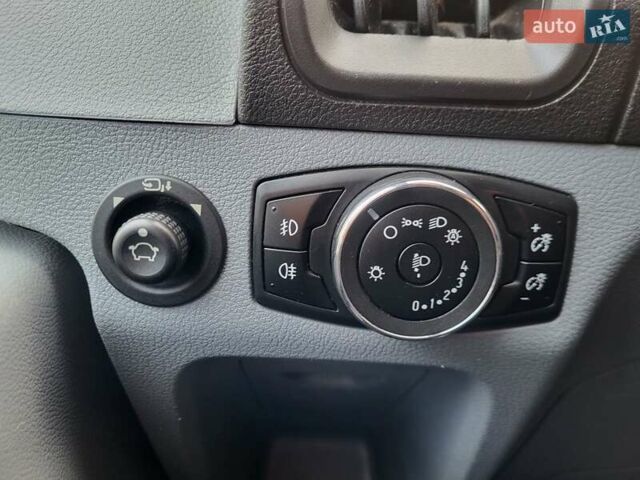 Белый Форд Транзит, объемом двигателя 2 л и пробегом 253 тыс. км за 14500 $, фото 40 на Automoto.ua