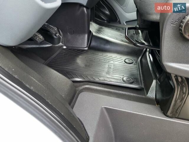 Белый Форд Транзит, объемом двигателя 2 л и пробегом 253 тыс. км за 14500 $, фото 27 на Automoto.ua