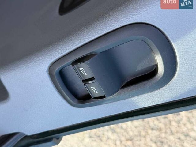 Білий Форд Транзит, об'ємом двигуна 2 л та пробігом 276 тис. км за 14200 $, фото 10 на Automoto.ua