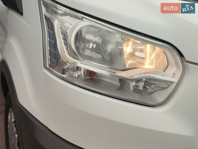 Белый Форд Транзит, объемом двигателя 2 л и пробегом 502 тыс. км за 13800 $, фото 3 на Automoto.ua