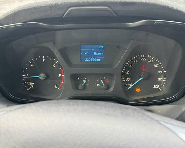 Белый Форд Транзит, объемом двигателя 2.2 л и пробегом 321 тыс. км за 14000 $, фото 3 на Automoto.ua