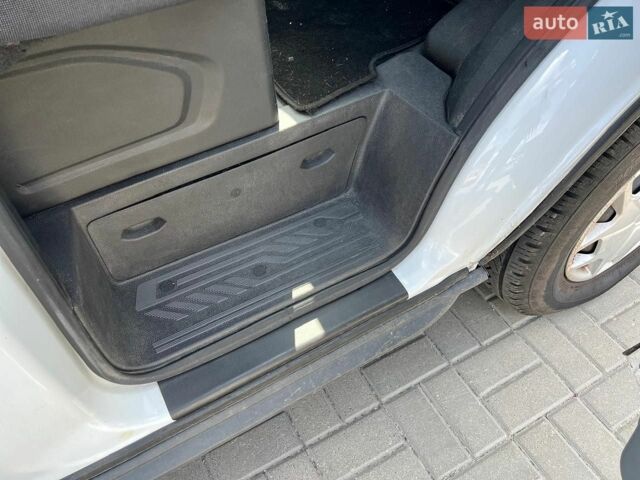 Білий Форд Транзит, об'ємом двигуна 2 л та пробігом 117 тис. км за 15500 $, фото 26 на Automoto.ua