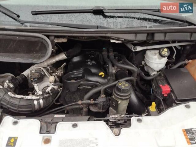 Белый Форд Транзит, объемом двигателя 2 л и пробегом 248 тыс. км за 15000 $, фото 29 на Automoto.ua