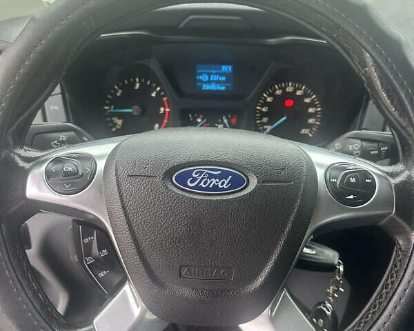 Білий Форд Транзит, об'ємом двигуна 2 л та пробігом 235 тис. км за 16000 $, фото 3 на Automoto.ua