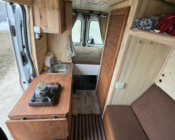 Белый Форд Транзит, объемом двигателя 2 л и пробегом 240 тыс. км за 26000 $, фото 8 на Automoto.ua