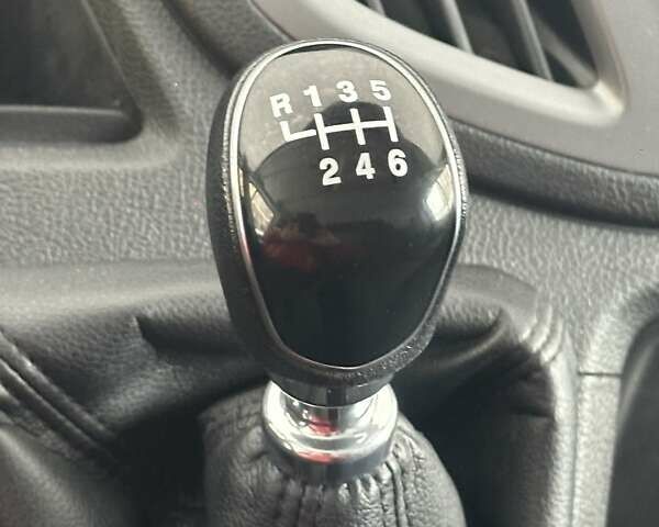 Белый Форд Транзит, объемом двигателя 2 л и пробегом 44 тыс. км за 31000 $, фото 13 на Automoto.ua