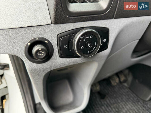 Білий Форд Транзит, об'ємом двигуна 2 л та пробігом 180 тис. км за 17500 $, фото 30 на Automoto.ua