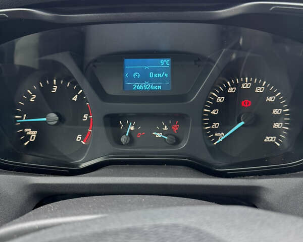 Белый Форд Транзит, объемом двигателя 2 л и пробегом 240 тыс. км за 26000 $, фото 3 на Automoto.ua