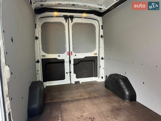 Білий Форд Транзит, об'ємом двигуна 2 л та пробігом 226 тис. км за 17500 $, фото 63 на Automoto.ua