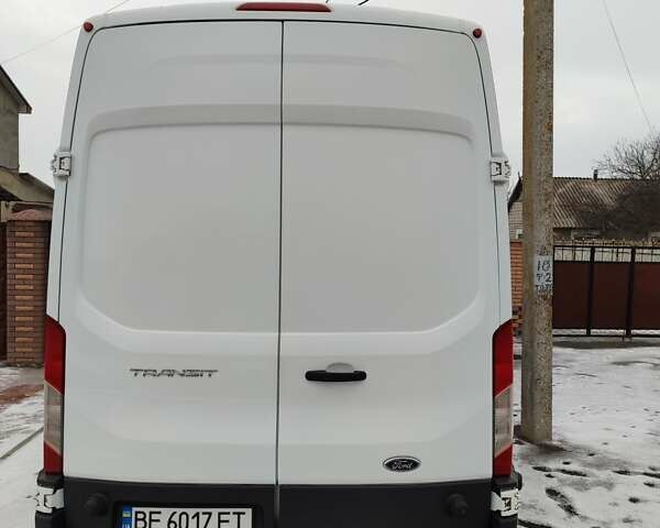 Белый Форд Транзит, объемом двигателя 2 л и пробегом 213 тыс. км за 17500 $, фото 5 на Automoto.ua