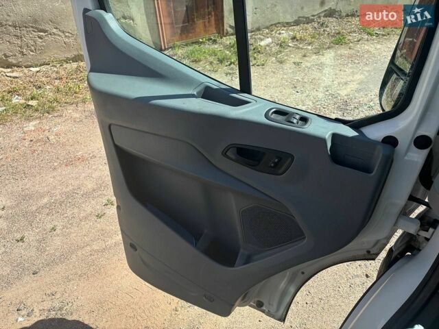 Білий Форд Транзит, об'ємом двигуна 2 л та пробігом 261 тис. км за 13500 $, фото 5 на Automoto.ua
