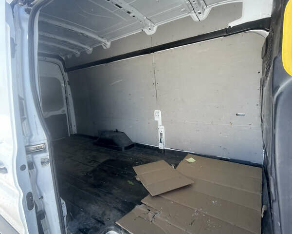 Білий Форд Транзит, об'ємом двигуна 2 л та пробігом 321 тис. км за 15000 $, фото 18 на Automoto.ua