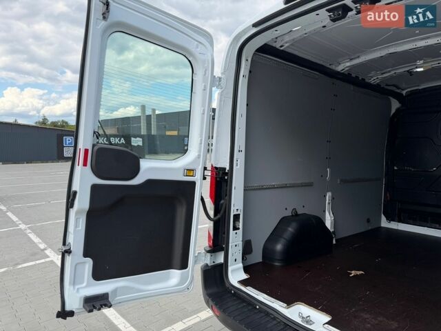 Белый Форд Транзит, объемом двигателя 0 л и пробегом 208 тыс. км за 17250 $, фото 39 на Automoto.ua