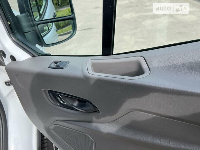 Белый Форд Транзит, объемом двигателя 2 л и пробегом 280 тыс. км за 20500 $, фото 16 на Automoto.ua