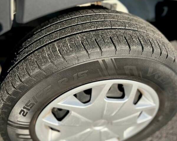 Белый Форд Транзит, объемом двигателя 2 л и пробегом 146 тыс. км за 17900 $, фото 13 на Automoto.ua