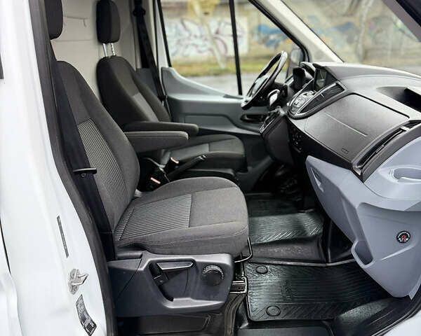 Белый Форд Транзит, объемом двигателя 2 л и пробегом 153 тыс. км за 18950 $, фото 31 на Automoto.ua