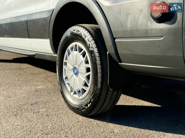 Белый Форд Транзит, объемом двигателя 2 л и пробегом 99 тыс. км за 21500 $, фото 22 на Automoto.ua