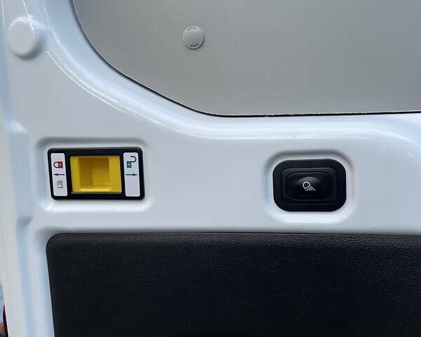 Білий Форд Транзит, об'ємом двигуна 2 л та пробігом 217 тис. км за 16900 $, фото 11 на Automoto.ua