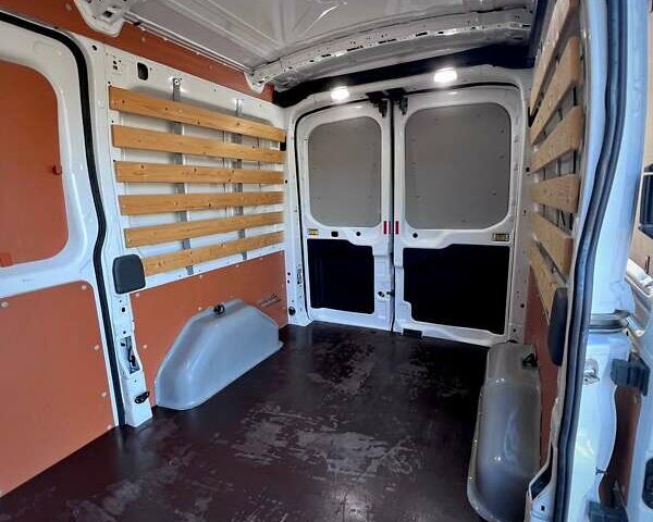 Белый Форд Транзит, объемом двигателя 2 л и пробегом 146 тыс. км за 17900 $, фото 35 на Automoto.ua