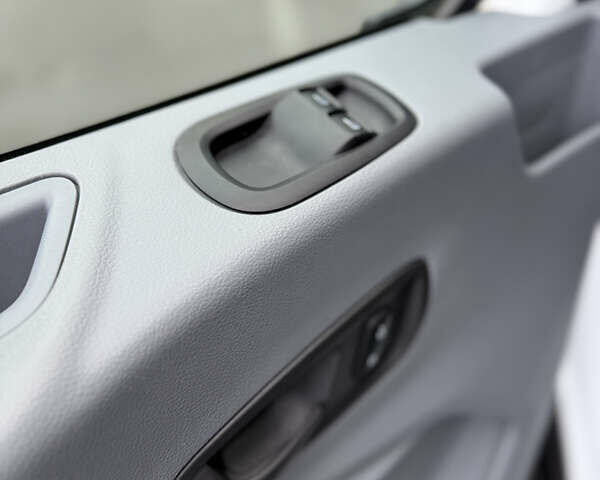 Белый Форд Транзит, объемом двигателя 0 л и пробегом 153 тыс. км за 18200 $, фото 16 на Automoto.ua