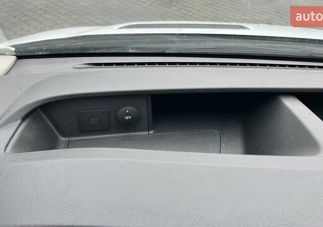 Білий Форд Транзит, об'ємом двигуна 2 л та пробігом 184 тис. км за 16500 $, фото 40 на Automoto.ua