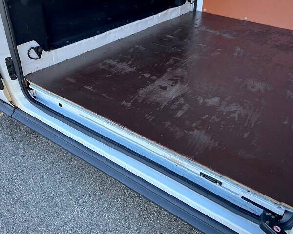 Белый Форд Транзит, объемом двигателя 2 л и пробегом 146 тыс. км за 17900 $, фото 38 на Automoto.ua