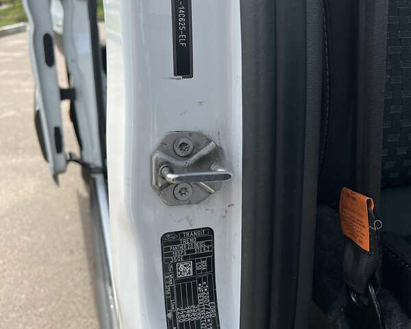 Белый Форд Транзит, объемом двигателя 2 л и пробегом 280 тыс. км за 20500 $, фото 14 на Automoto.ua