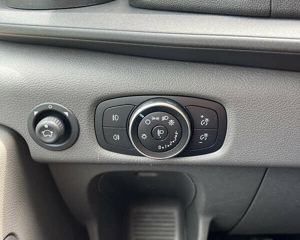 Белый Форд Транзит, объемом двигателя 2 л и пробегом 280 тыс. км за 20500 $, фото 43 на Automoto.ua