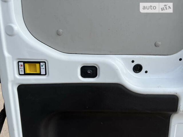Белый Форд Транзит, объемом двигателя 2 л и пробегом 280 тыс. км за 20500 $, фото 22 на Automoto.ua