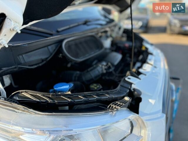 Белый Форд Транзит, объемом двигателя 2 л и пробегом 99 тыс. км за 21500 $, фото 83 на Automoto.ua