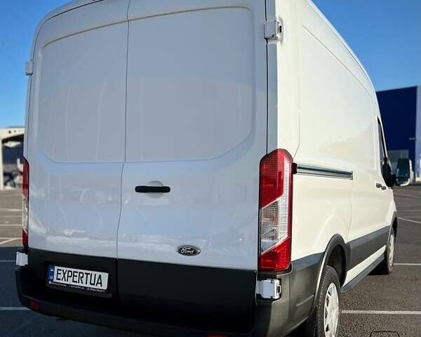 Белый Форд Транзит, объемом двигателя 2 л и пробегом 146 тыс. км за 17900 $, фото 2 на Automoto.ua