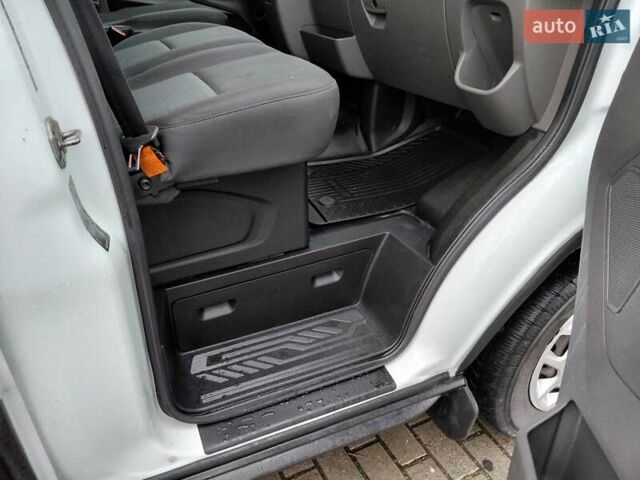 Белый Форд Транзит, объемом двигателя 2 л и пробегом 328 тыс. км за 19600 $, фото 56 на Automoto.ua