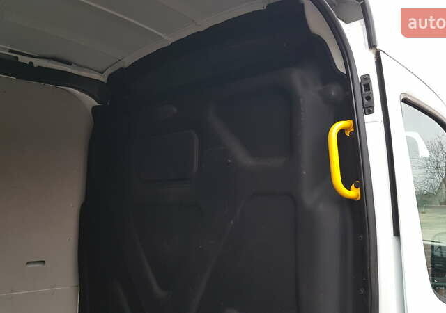 Белый Форд Транзит, объемом двигателя 2 л и пробегом 208 тыс. км за 15800 $, фото 30 на Automoto.ua