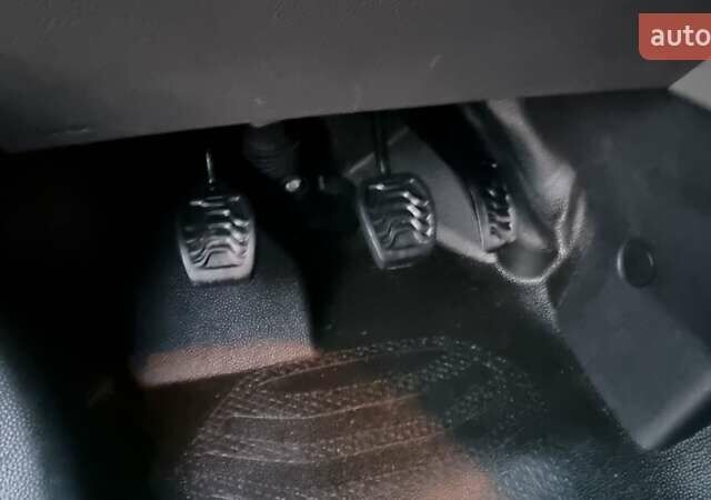 Белый Форд Транзит, объемом двигателя 2 л и пробегом 157 тыс. км за 19999 $, фото 24 на Automoto.ua