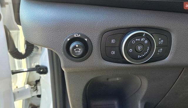 Белый Форд Транзит, объемом двигателя 2 л и пробегом 250 тыс. км за 16500 $, фото 39 на Automoto.ua