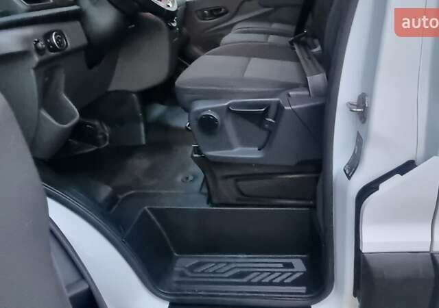 Белый Форд Транзит, объемом двигателя 2 л и пробегом 157 тыс. км за 19999 $, фото 25 на Automoto.ua