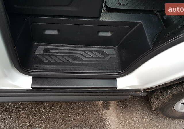 Белый Форд Транзит, объемом двигателя 2 л и пробегом 208 тыс. км за 15800 $, фото 22 на Automoto.ua