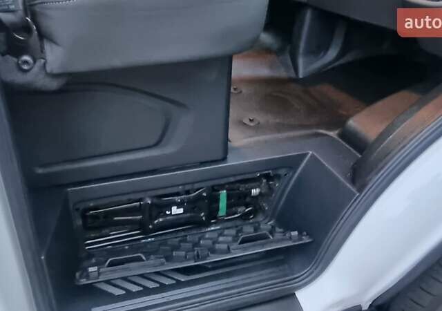 Белый Форд Транзит, объемом двигателя 2 л и пробегом 157 тыс. км за 19999 $, фото 17 на Automoto.ua