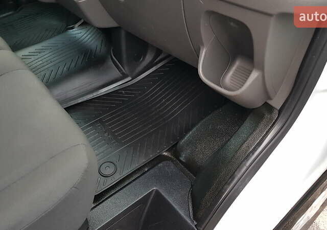 Белый Форд Транзит, объемом двигателя 2 л и пробегом 208 тыс. км за 15800 $, фото 20 на Automoto.ua